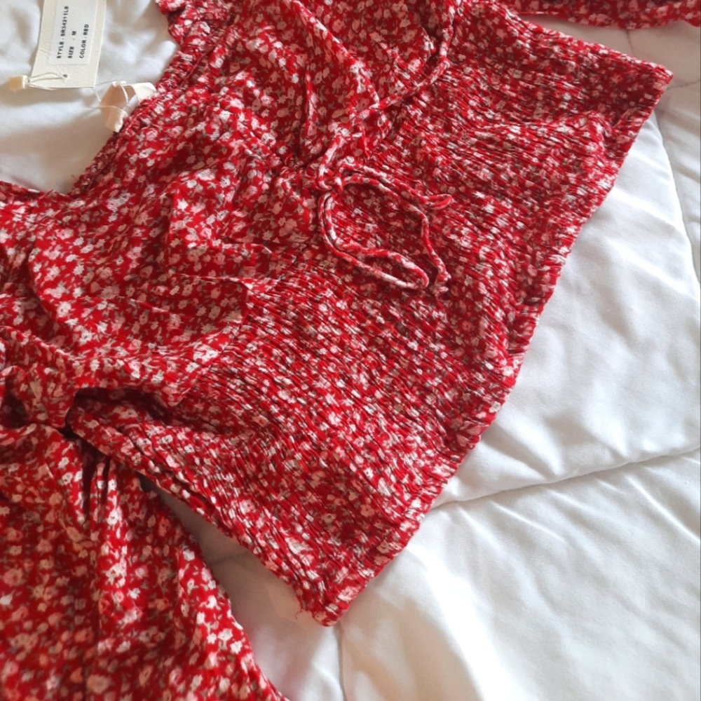 Floral Smocked Long Sleeve Crop Top - Picture 3 of 3
